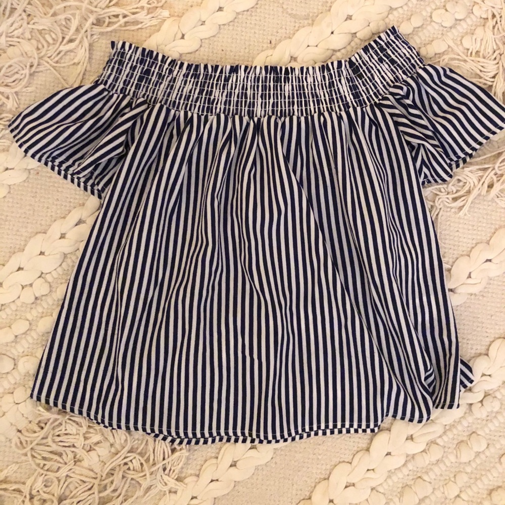 Frankie Phoenix off-shoulder top